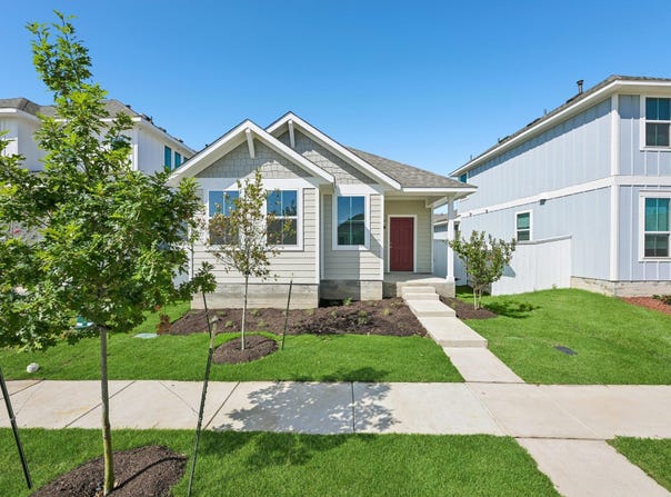 154 Daylily Dr, Elgin, TX 78621