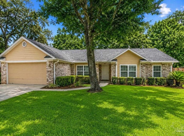5100 Bradford Dr, Pace, FL 32571