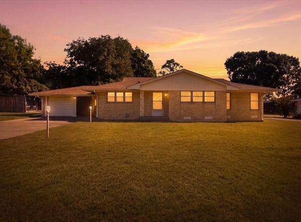 1713 E Mildred Street, Sherman, TX 75090
