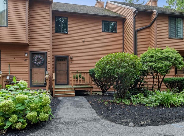 46 Dunvegan Woods Drive, Hampton, NH 03842
