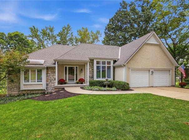 12637 Pawnee Lane, Leawood, KS 66209
