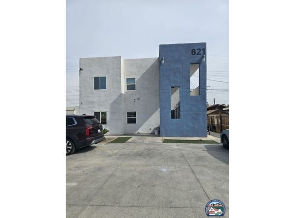 821 E 4th St, Calexico, CA 92231
