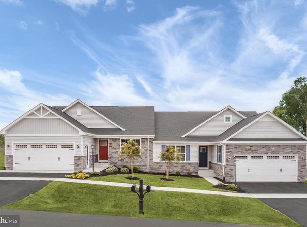 720 MINA CIRCLE, GREENCASTLE, PA 17225