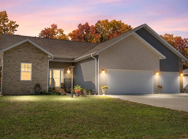 49 E Pine Lane, Reeds Spring, MO 65737
