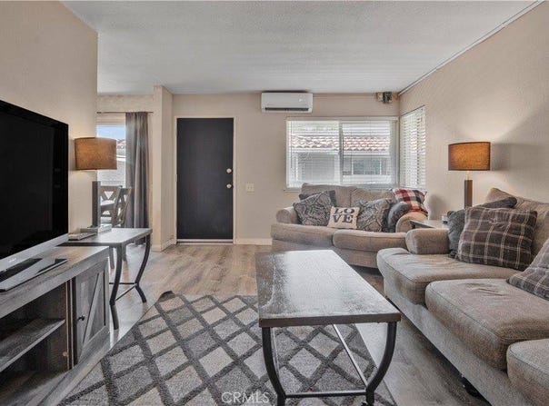 2423 Deodar, Santa Ana, CA 92705