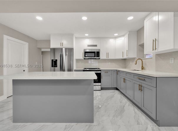 951 W 30th St, Hialeah, FL 33012
