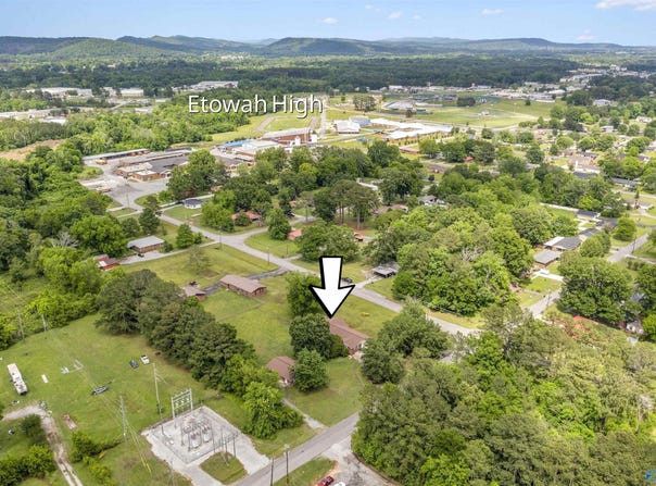 317 Wood Avenue SE, Attalla, AL 35954