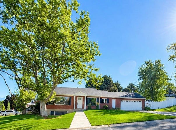 273 E SPRINGHILL Dr S, North Salt Lake, UT 84054