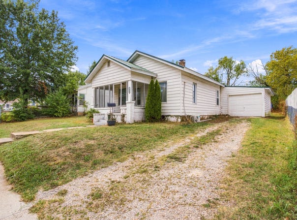 512 9th Street, Monett, MO 65708