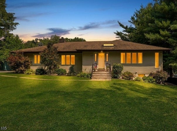 419 Ratzer Rd, Wayne Twp., NJ 07470-5403