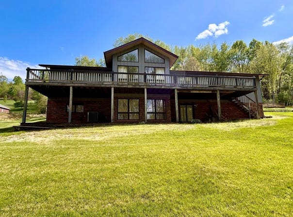205 Spring St., Cedar Bluff, VA 24609