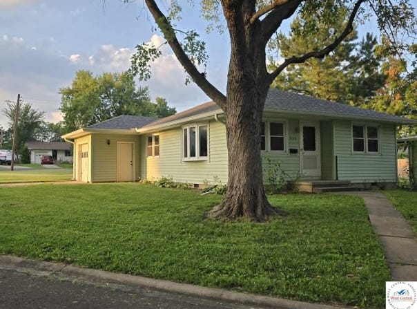 303 E Truman Avenue, Clinton, MO 64735
