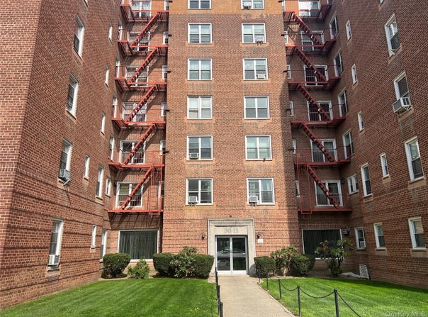 3011 Parsons Boulevard, Flushing, NY 11354