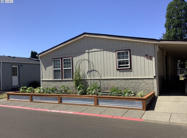 1111 SE 3RD Ave, Canby, OR 97013