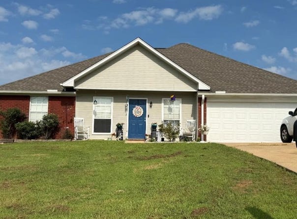 107 Eastbriar Dr, Saltillo, MS 38866