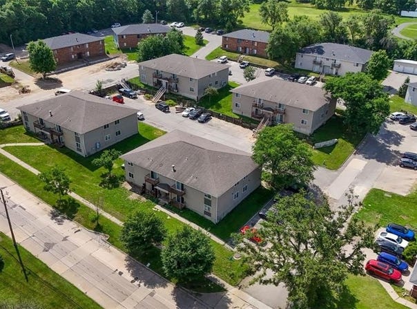 16 Aossey Lane SW, Cedar Rapids, IA 52404
