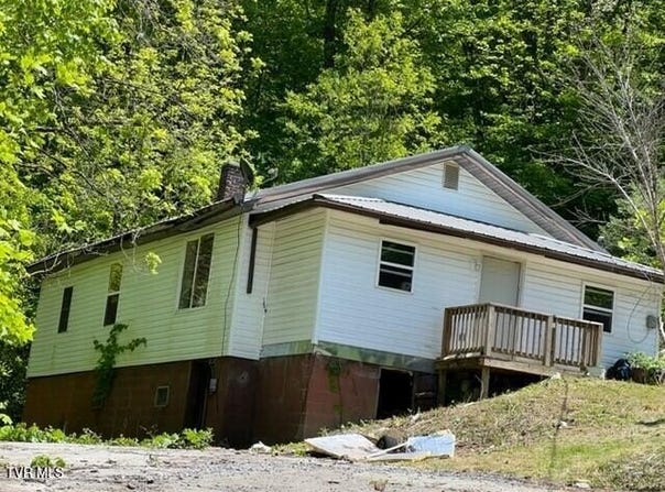 1438 Ely Town Road, Dryden, VA 24243