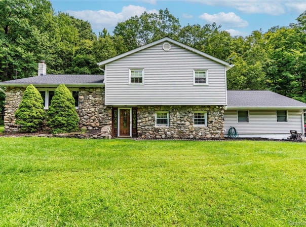 40 Bloomer Road, Lagrangeville, NY 12540