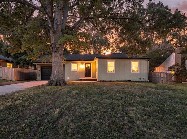 7907 Reinhardt Lane, Prairie Village, KS 66204