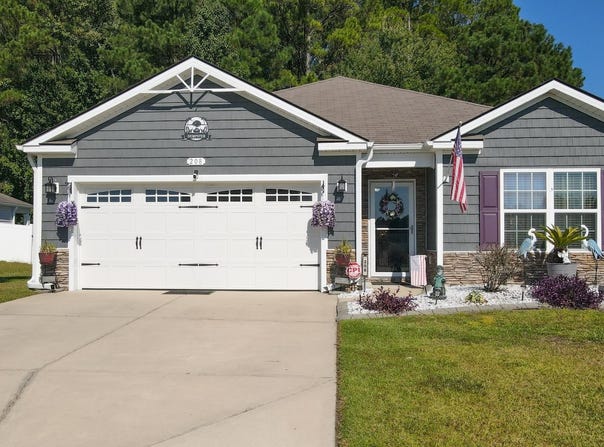 208 Oak Leaf Dr., Longs, SC 29568