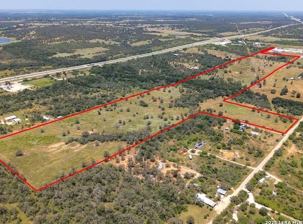 509 BUTTER LN, Seguin, TX 78155