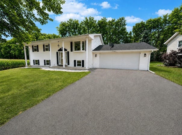 437 E 11th Street, PECATONICA, IL 61063