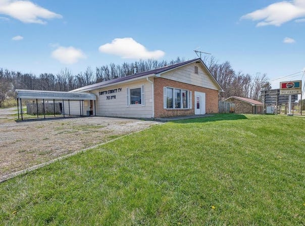 2202 Lee Highway, Marion, VA 24354
