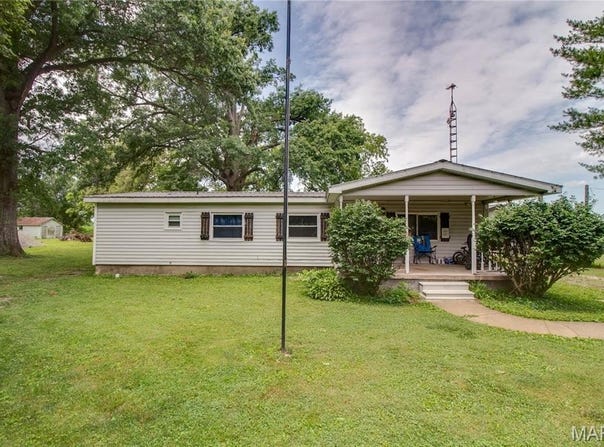149 State Road, Rockbridge, IL 62081