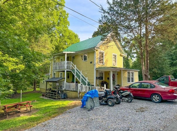 204 Tunstall Avenue, Blackstone, VA 23824