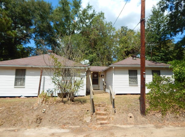 715 CLARK ST., Gilmer, TX 75644