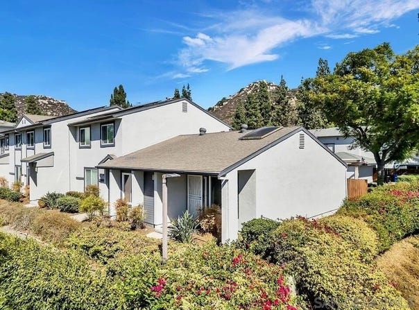 10604 Queen Jessica Ln., Santee, CA 92071