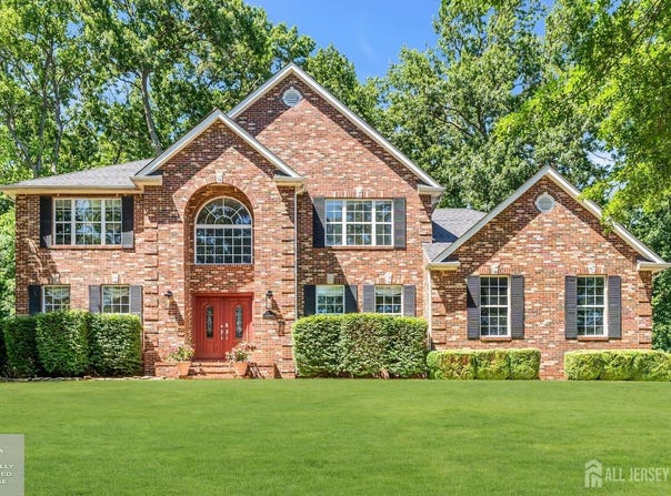 4 Scott Drive, Monroe, NJ 08831