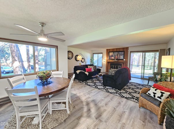 821 E Desperado Trail, Sisters, OR 97759