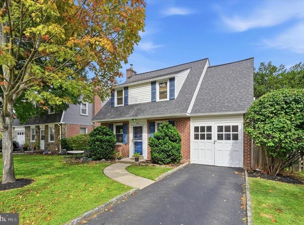 203 CANTERBURY RD, HAVERTOWN, PA 19083