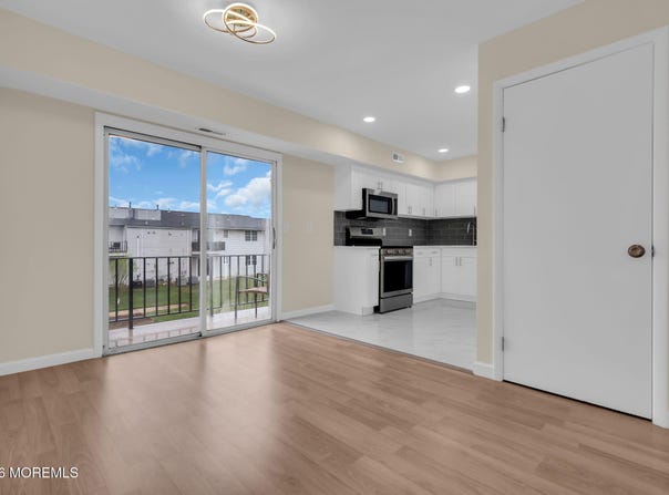 10 Maine Court, Matawan, NJ 07747