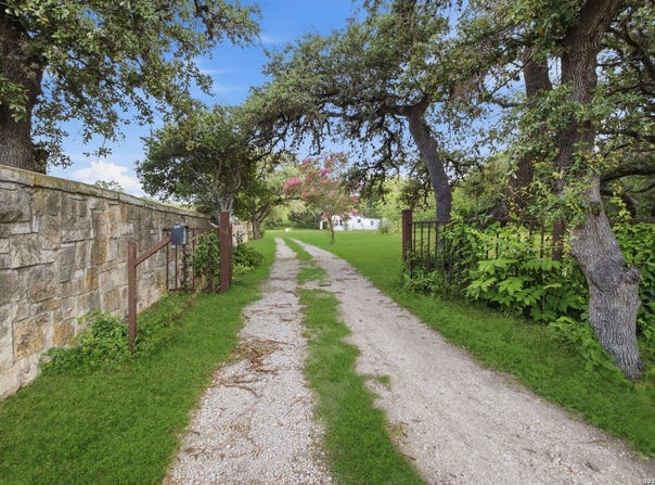 13285 ANTONIO DR, Helotes, TX 78023