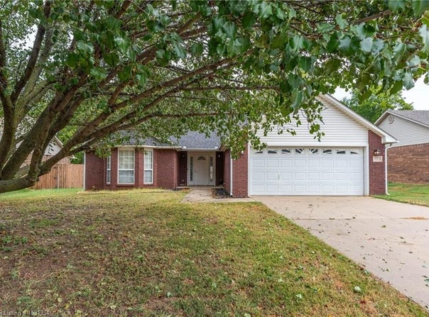 623 Chateau DR, Fort Smith, AR 72908