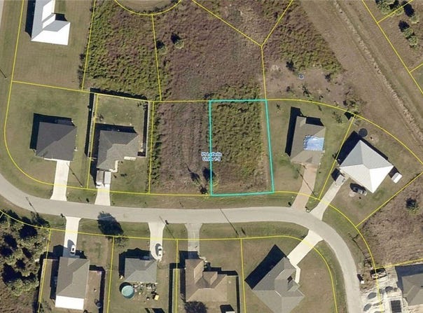 8015 Marsh Circle, Labelle, FL 33935