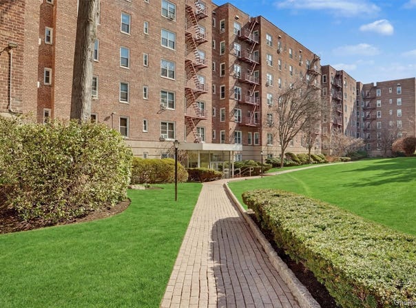 1300 Midland Avenue, Yonkers, NY 10704