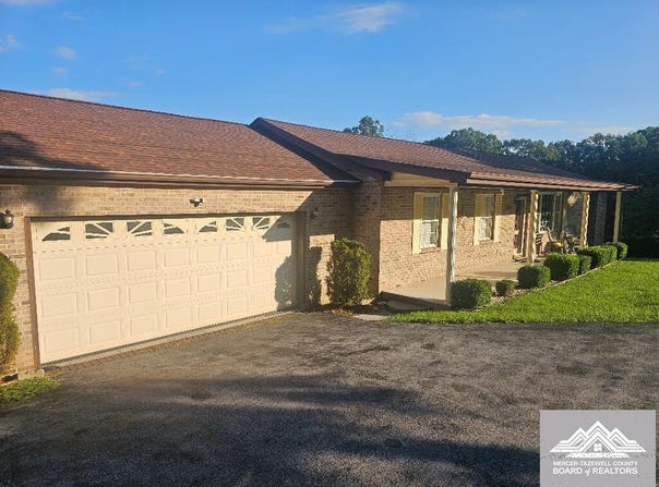 2185 Tabor Rd, BLUEFIELD, WV 24701