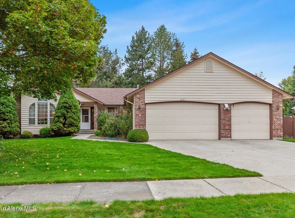 2601 E THOMAS HILL Dr, Coeur d'Alene, ID 83815