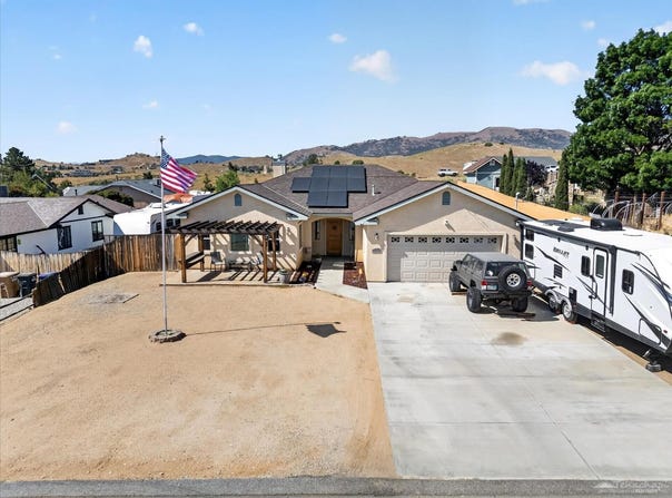 20205 Sears Drive, Tehachapi, CA 93561