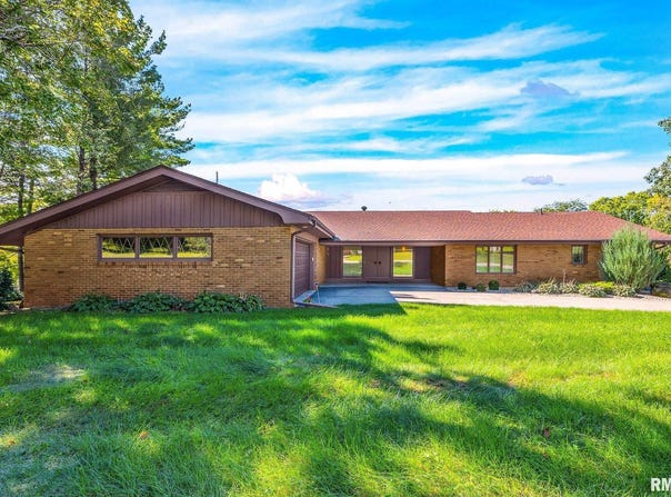 1381 OAK Drive, Lacon, IL 61540