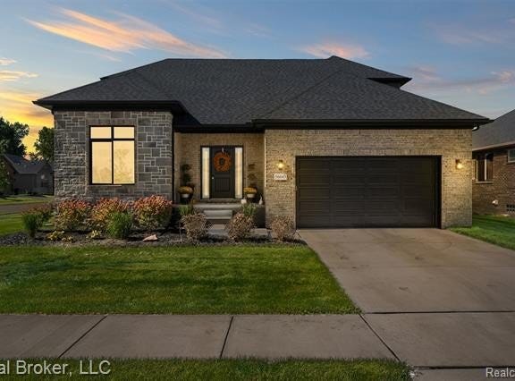 56643 Via Bellano, Macomb Twp, MI 48042
