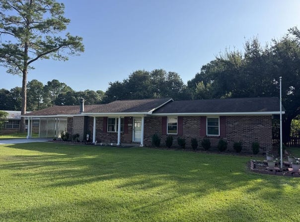 112 Chewalla Circle, Eufaula, AL 36027