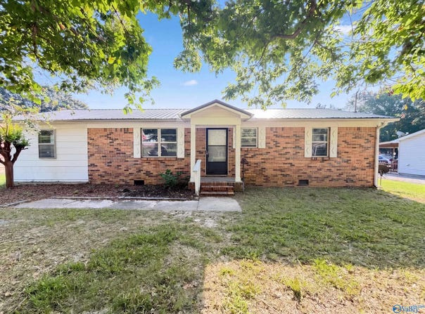95 Rolling Hills Drive, Arab, AL 35016