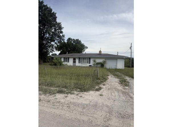 6102 County Road 262, Auxvasse, MO 65231