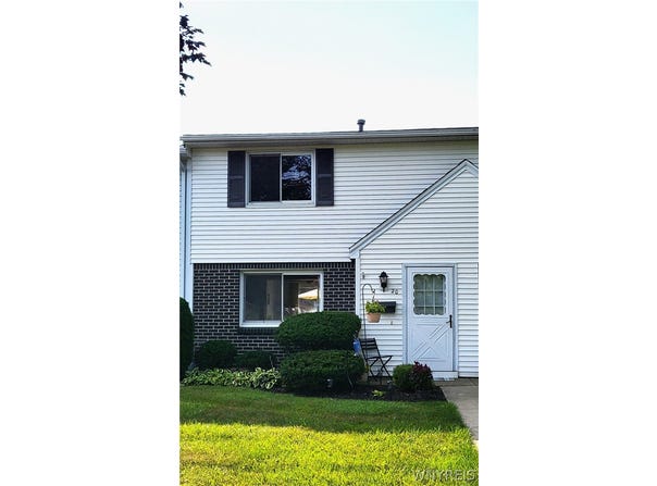 20 Parkview Court, Lancaster, NY 14086