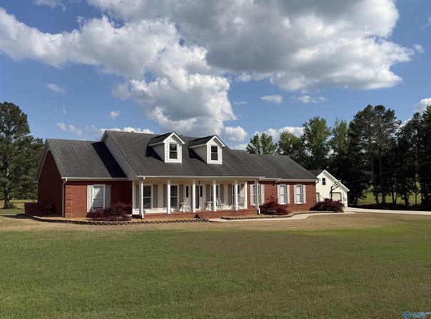 768 Celia Drive SE, Hartselle, AL 35640