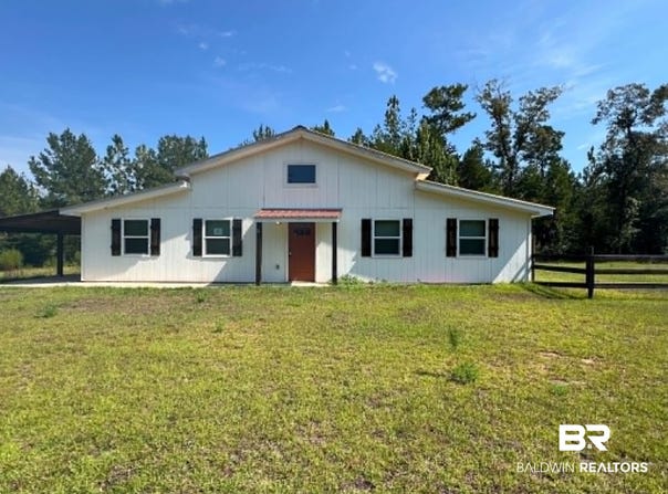 2588 Wolf Log Road, Flomaton, AL 36441